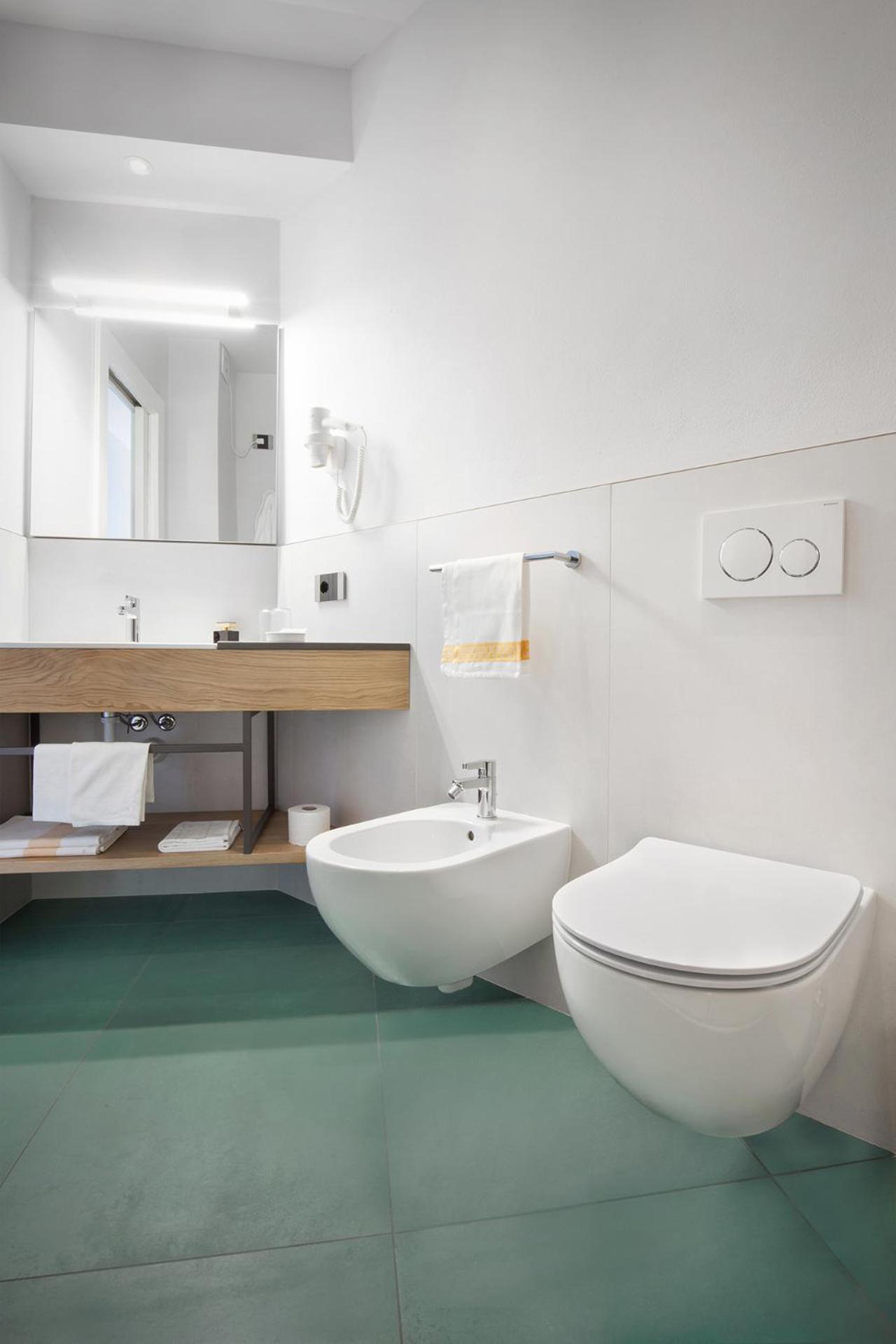 Hotel Gabbiano - Garda Lake Collection Экстерьер фото