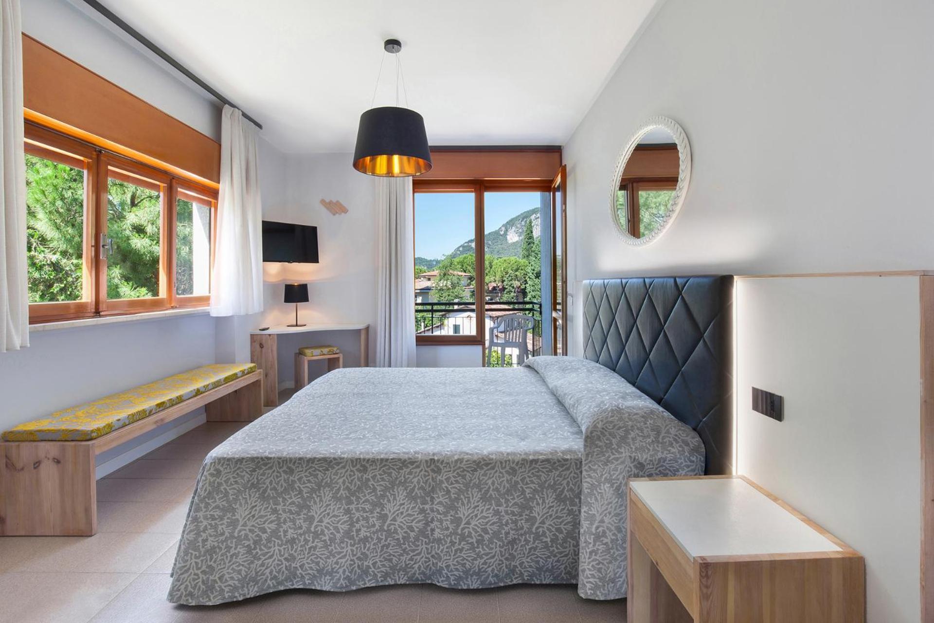 Hotel Gabbiano - Garda Lake Collection Экстерьер фото